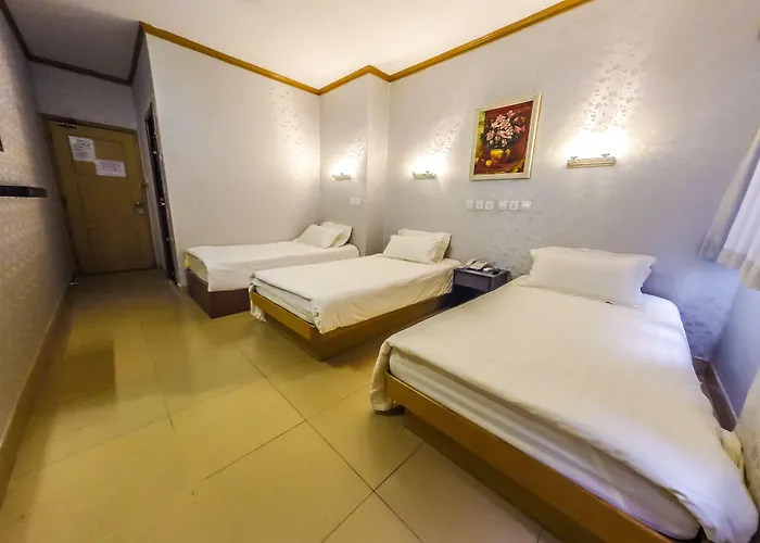 Hou Kong Hotel 2*
